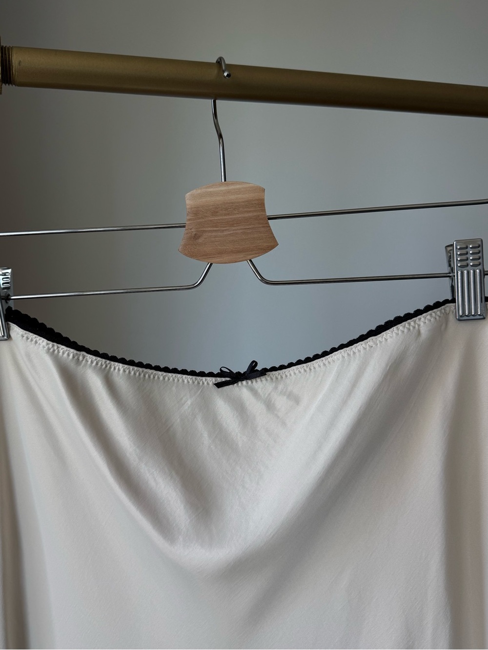 Zara Cream Satin Maxi Skirt Black Bow NWT XXL - Picture 2 of 7
